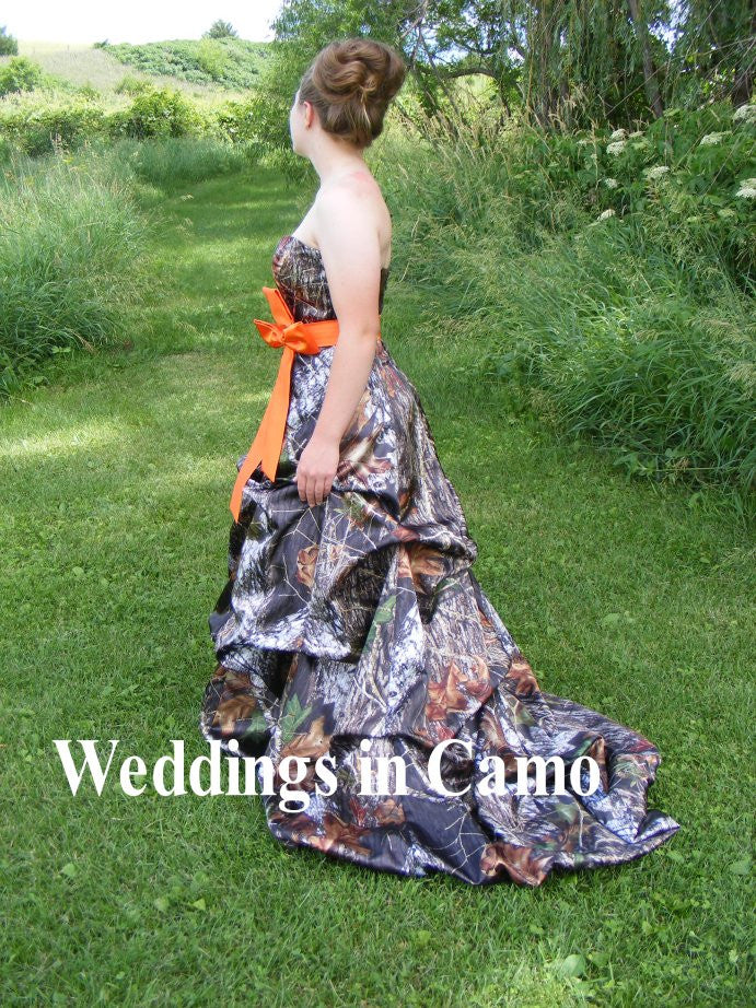 Mossy oak wedding dress with pickups and Orange accents