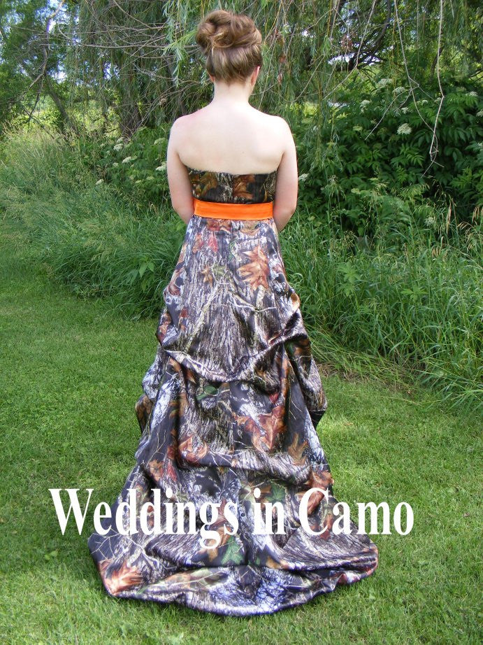 Mossy oak wedding dress with pickups and Orange accents